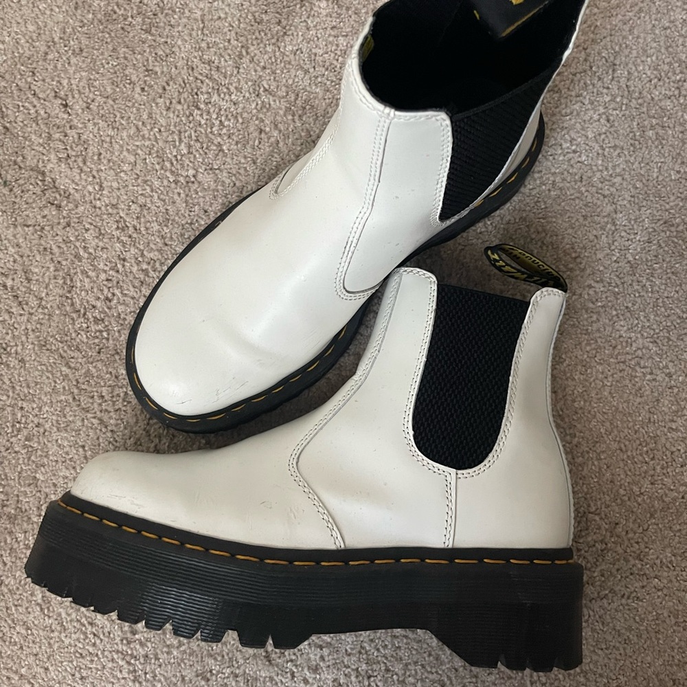 platform, white, chelsea docs